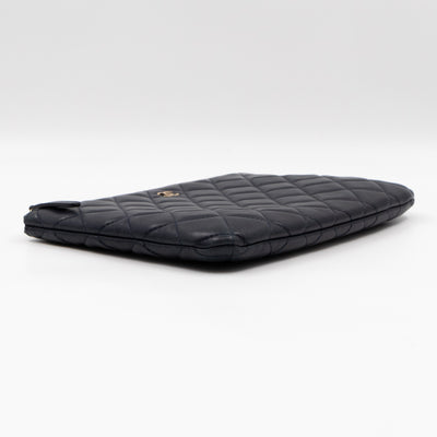 Classic Medium O Case Navy Leather