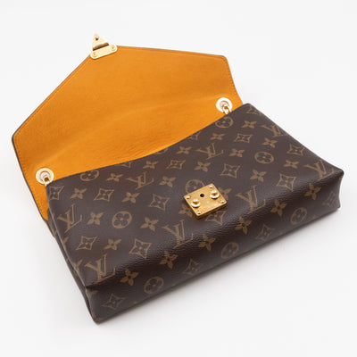 Pallas Chain Bag Monogram Safran