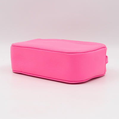 Everyday Camera Bag XS Neon Pink Leather