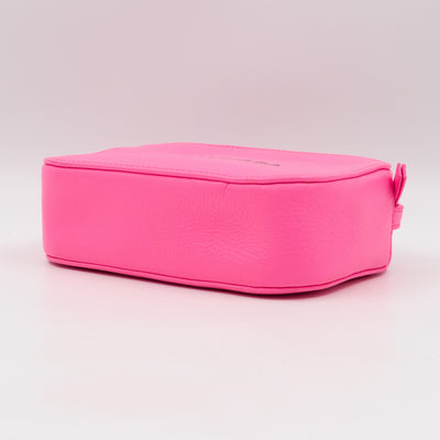 Everyday Camera Bag XS Neon Pink Leather