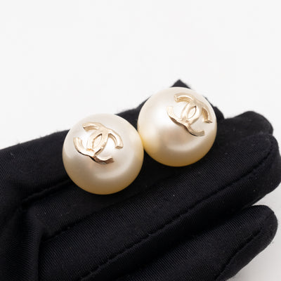 Big Pearl Drop Earrings Light Gold