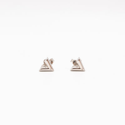 Essential V Studs Earrings Silver
