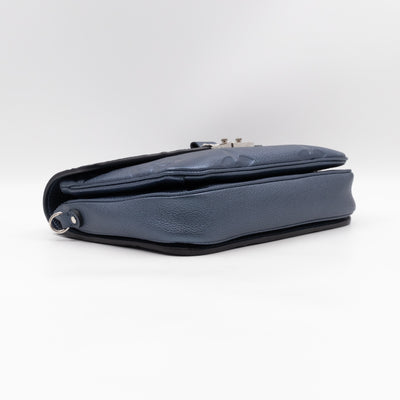 Pochette Metis Giant Empreinte Iridescent Leather