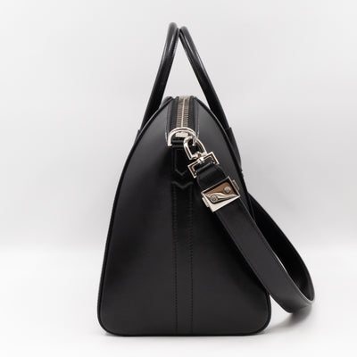 Antigona Medium Black Smooth Leather