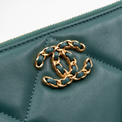 19 Pouch Large Teal Quilted Leather