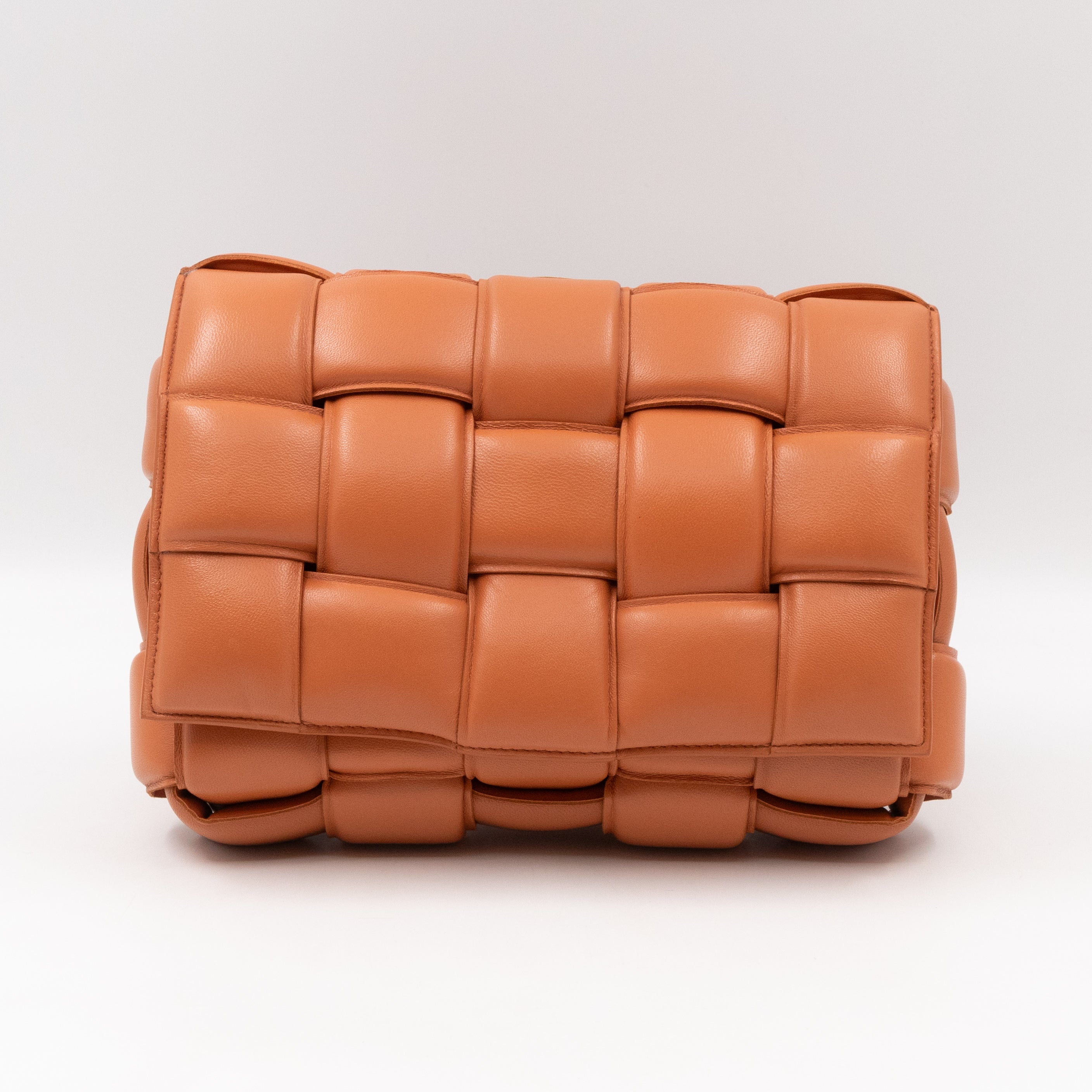 Classic Padded Cassette Clay Intrecciato Leather