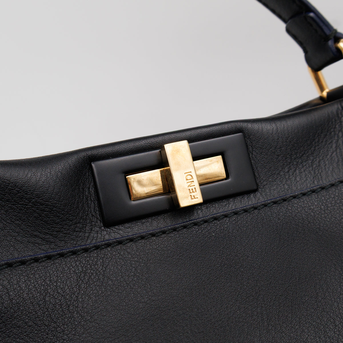 Peekaboo Large Intarsio Mix Grande Studded Fur Black Leather