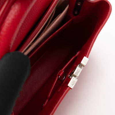 Capucines MM Red Taurillon Leather