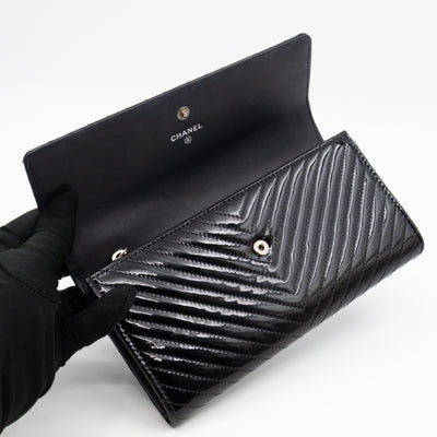 Gusset Long Flap Wallet Chevron Black Patent Leather