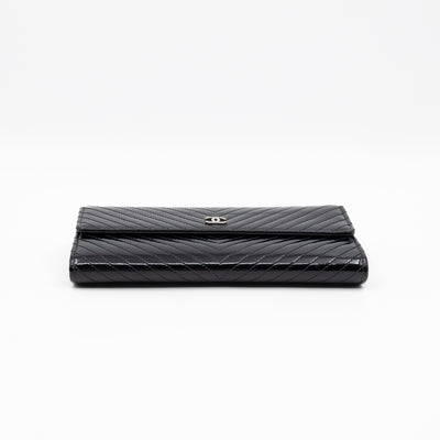 Gusset Long Flap Wallet Chevron Black Patent Leather