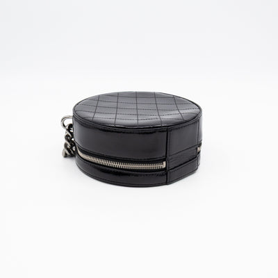 Round As Earth Bag Black Patent Leather Silver