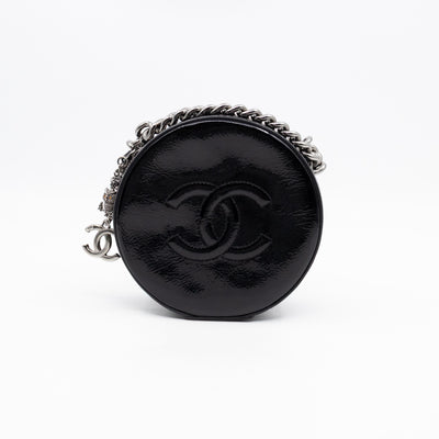 Round As Earth Bag Black Patent Leather Silver