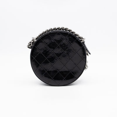 Round As Earth Bag Black Patent Leather Silver