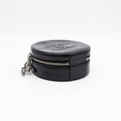 Round As Earth Bag Black Patent Leather Silver