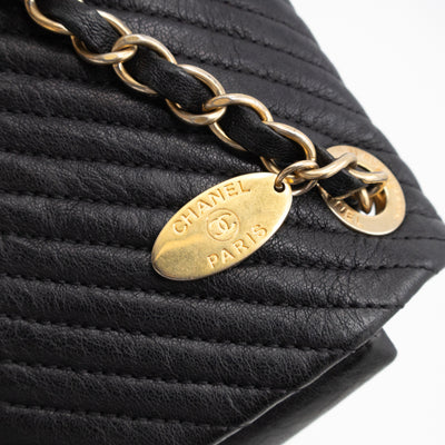 Medallion Charm Flap Bag Medium Black Chevron Leather