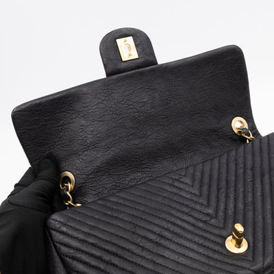 Medallion Charm Flap Bag Medium Black Chevron Leather