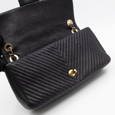 Medallion Charm Flap Bag Medium Black Chevron Leather