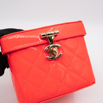 Vanity Case Minaudiere Pink Patent Leather