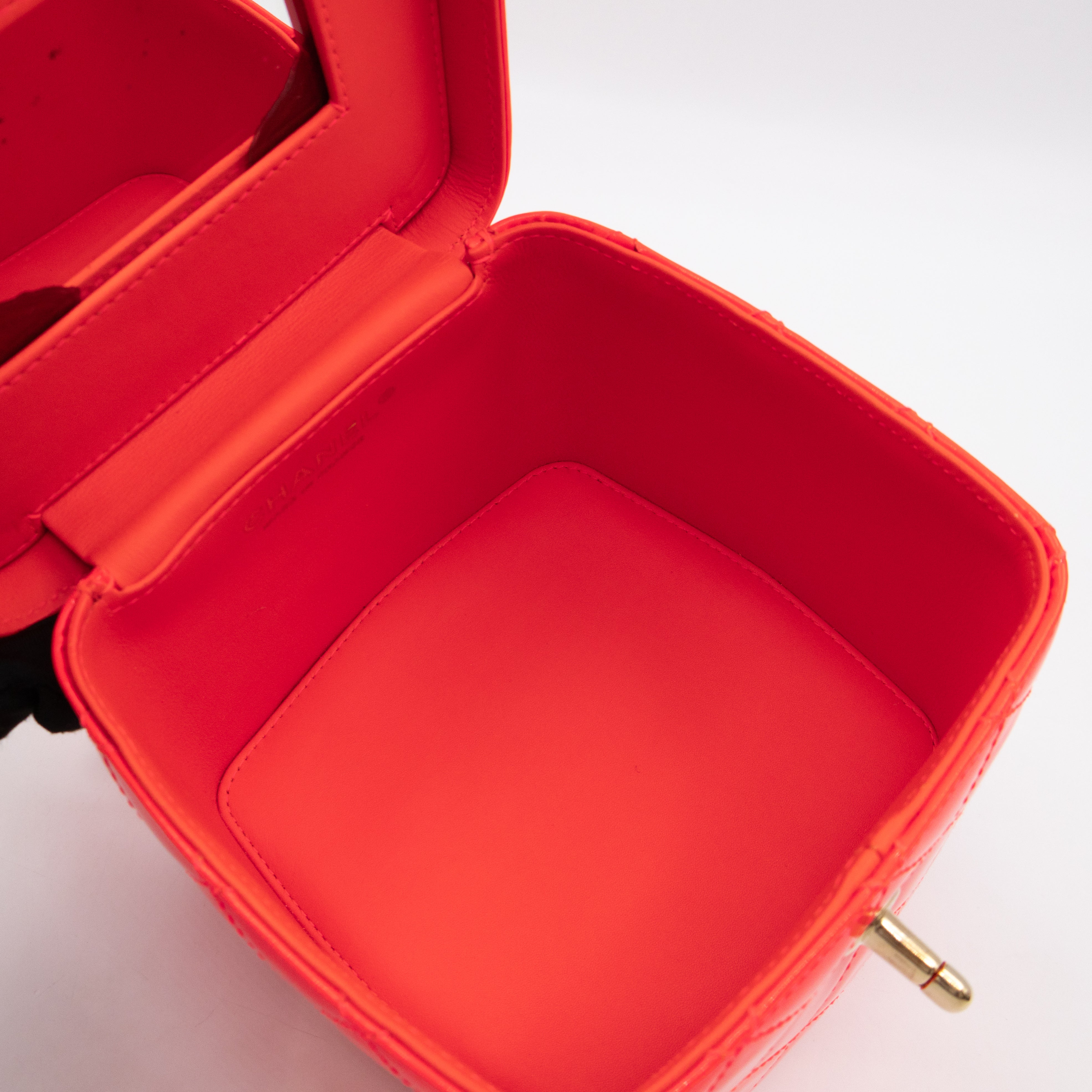 Vanity Case Minaudiere Pink Patent Leather