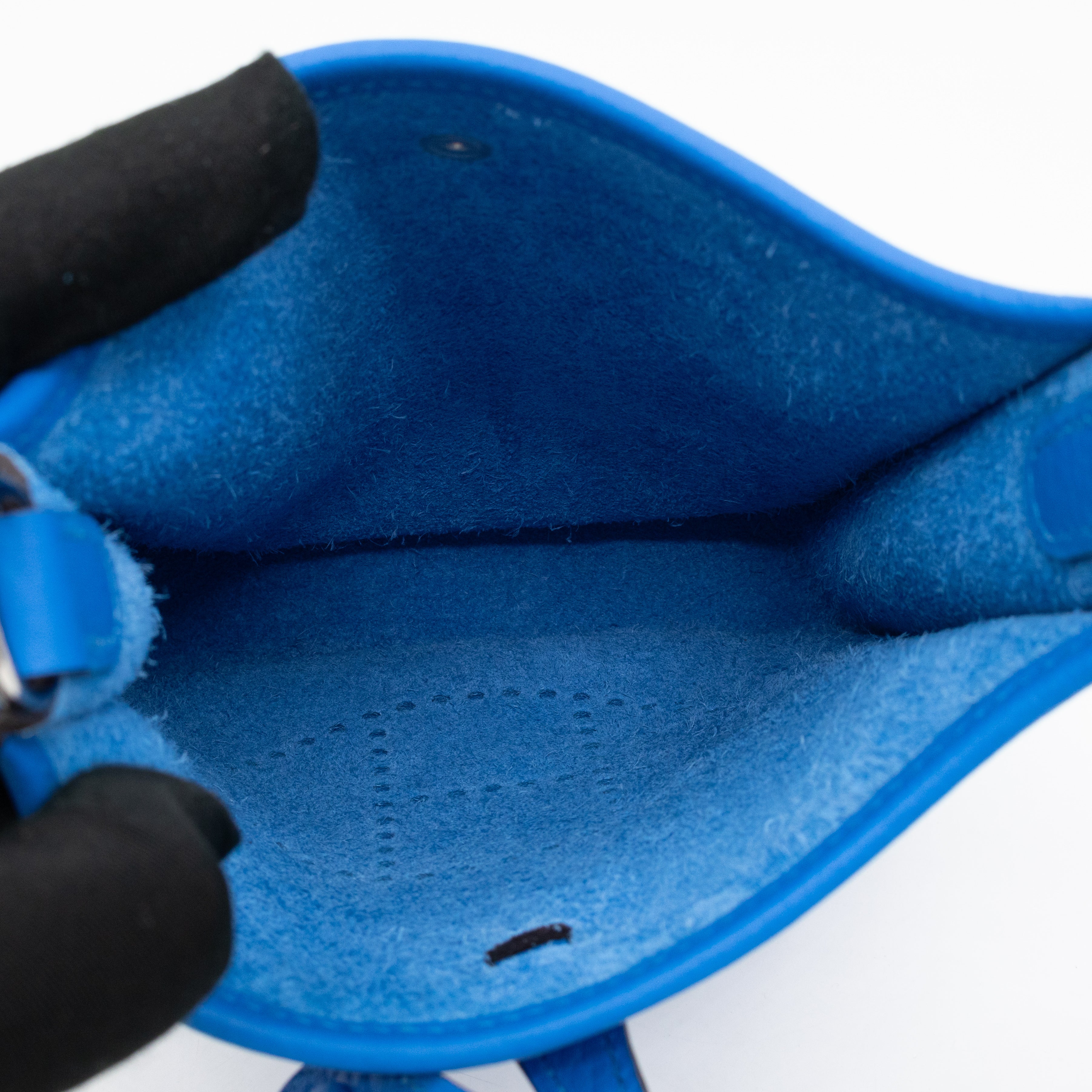 Evelyne 16 Mini Bleu Hydra Leather