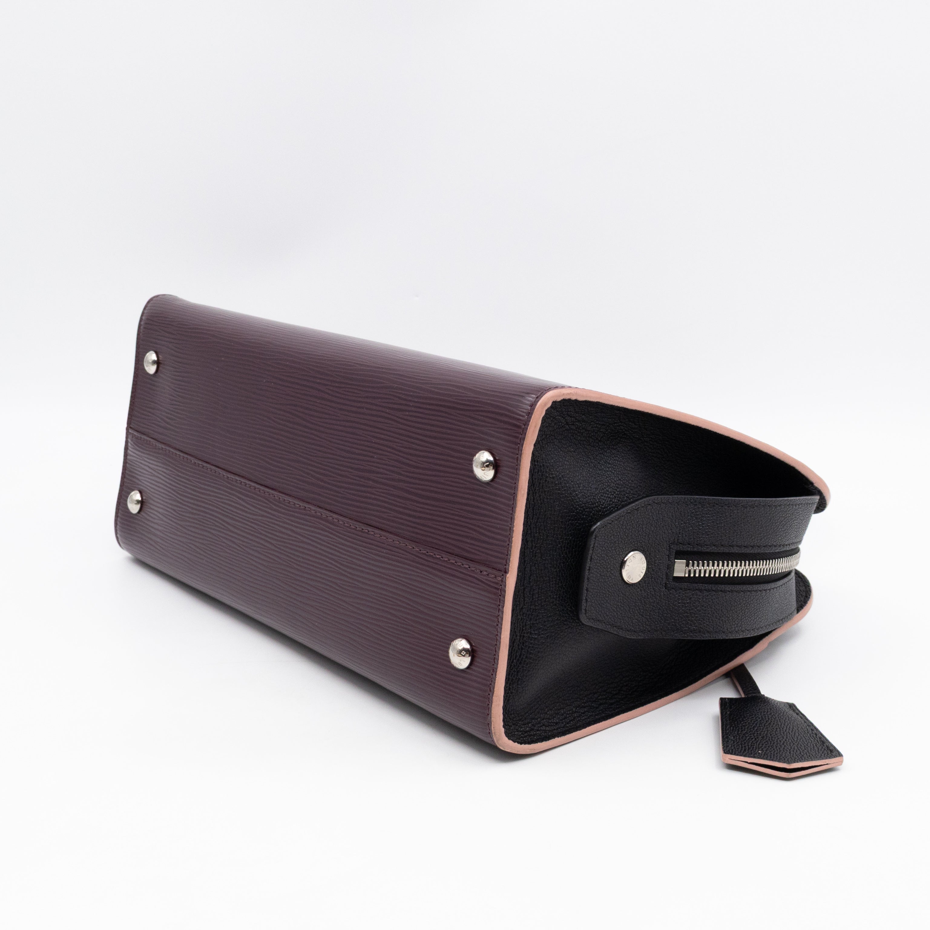Vaneau MM Violet Epi Leather