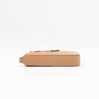 Le 5 À 7 Vertical Smooth Leather Brown