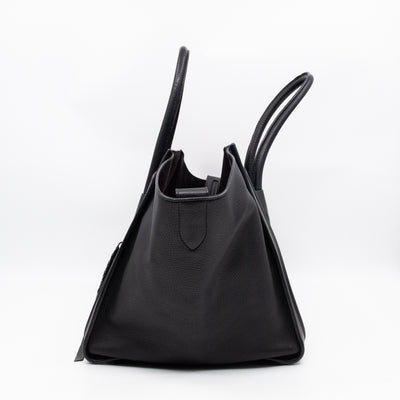 Phantom Medium Luggage Black Leather