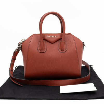Antigona Mini Paprika Grained Leather