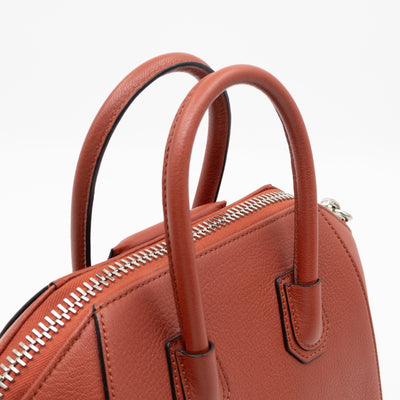 Antigona Mini Paprika Grained Leather