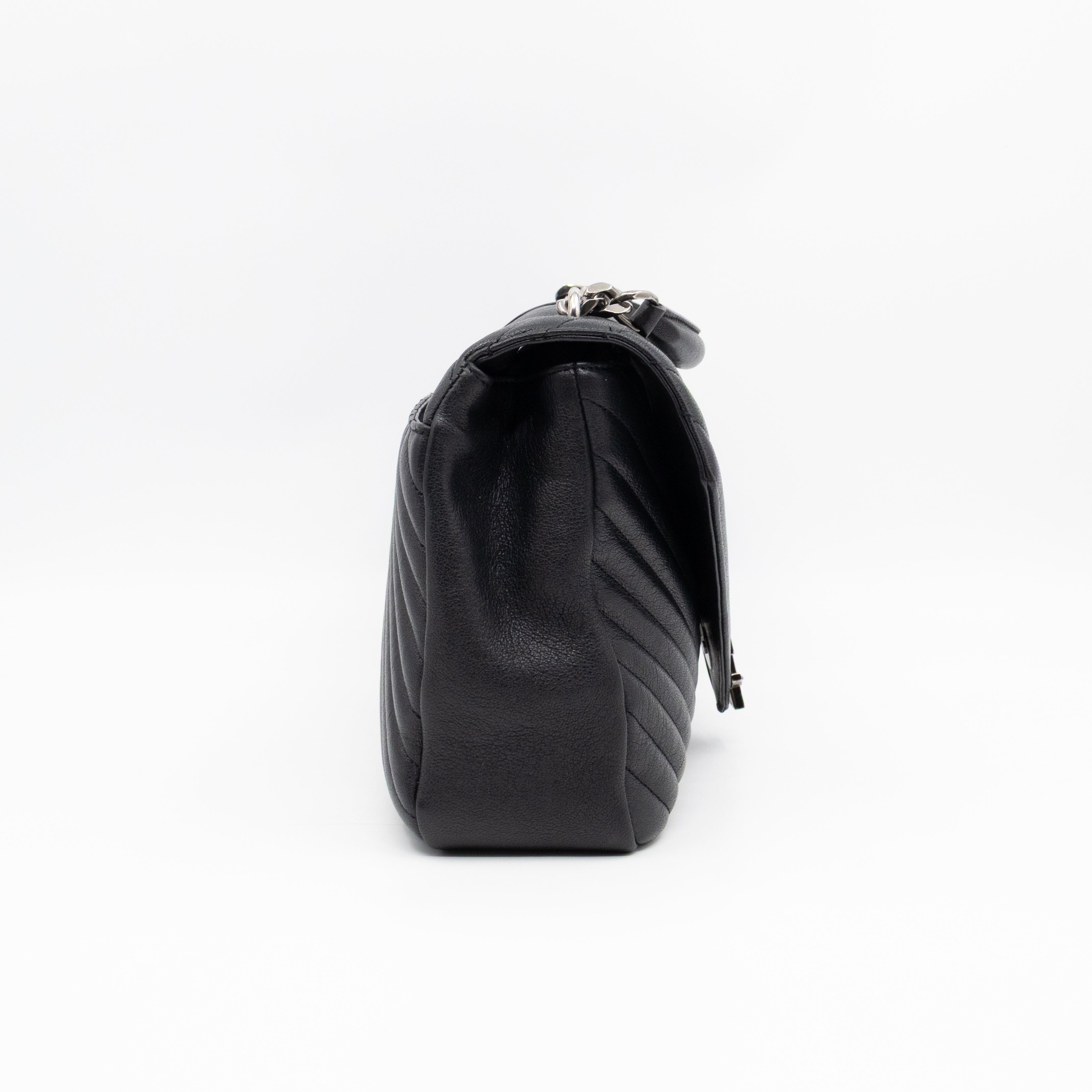 College Large Chevron Quilted Black Leather