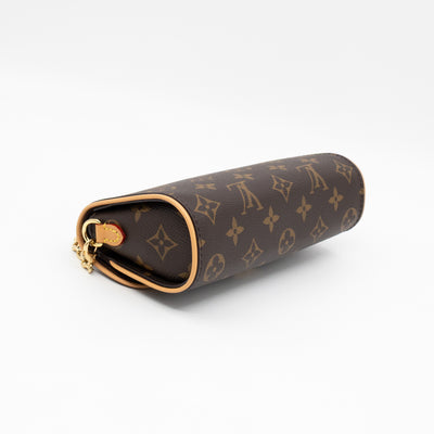 Pochette Camille Monogram