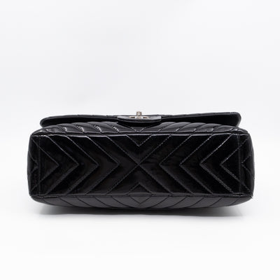 Classic Single Flap Maxi Black Chevron Patent Silver