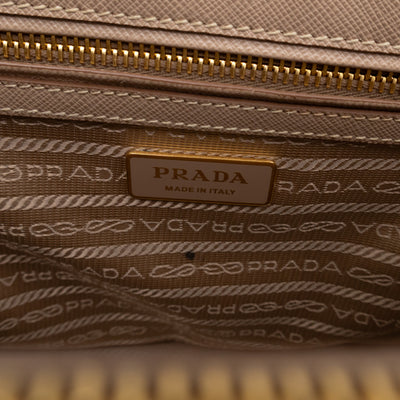 Galleria Medium Double Zip Cammeo Saffiano