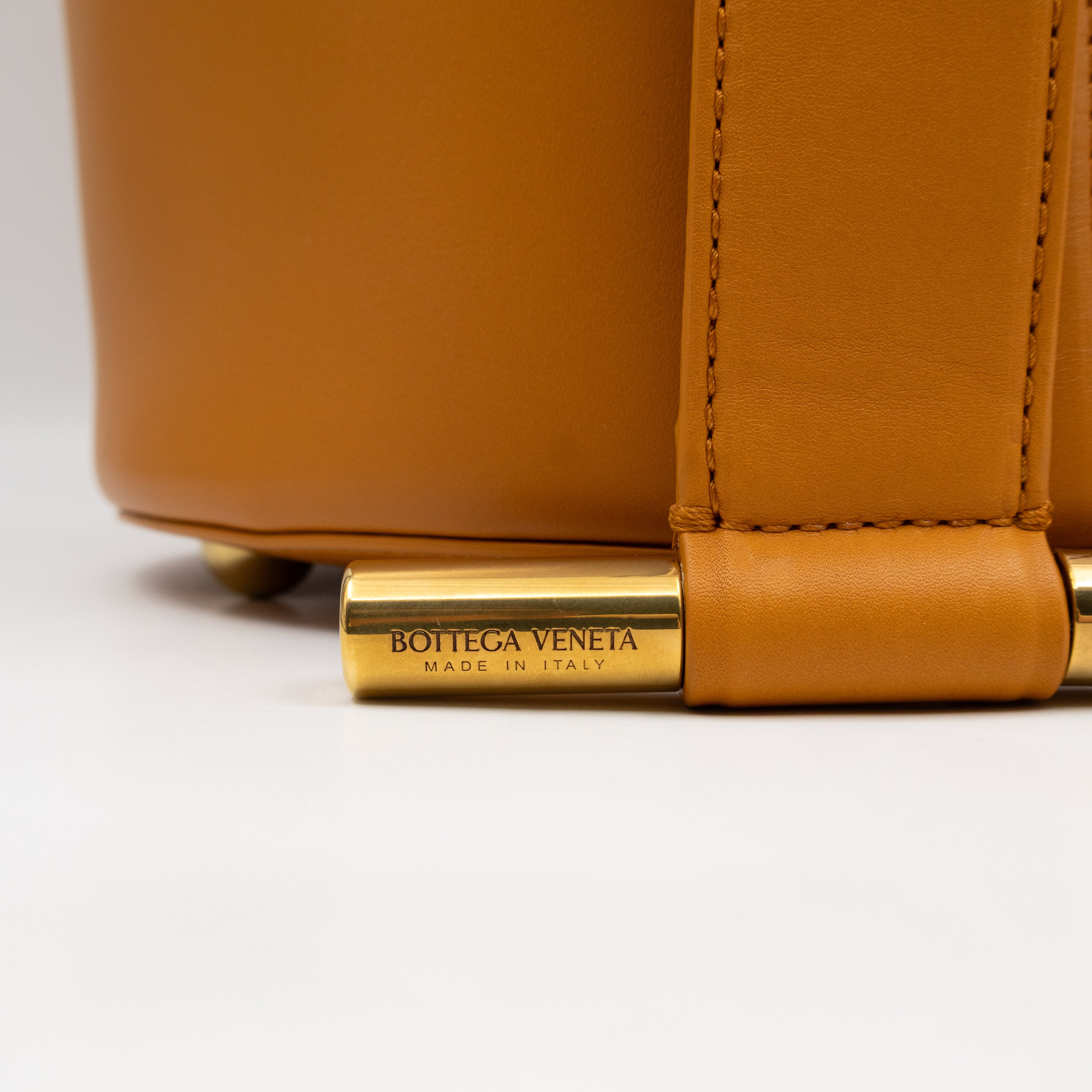 JJ Large Bucket Brown Leather