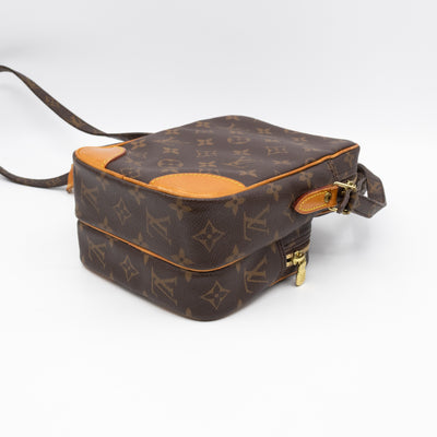 Amazone Monogram