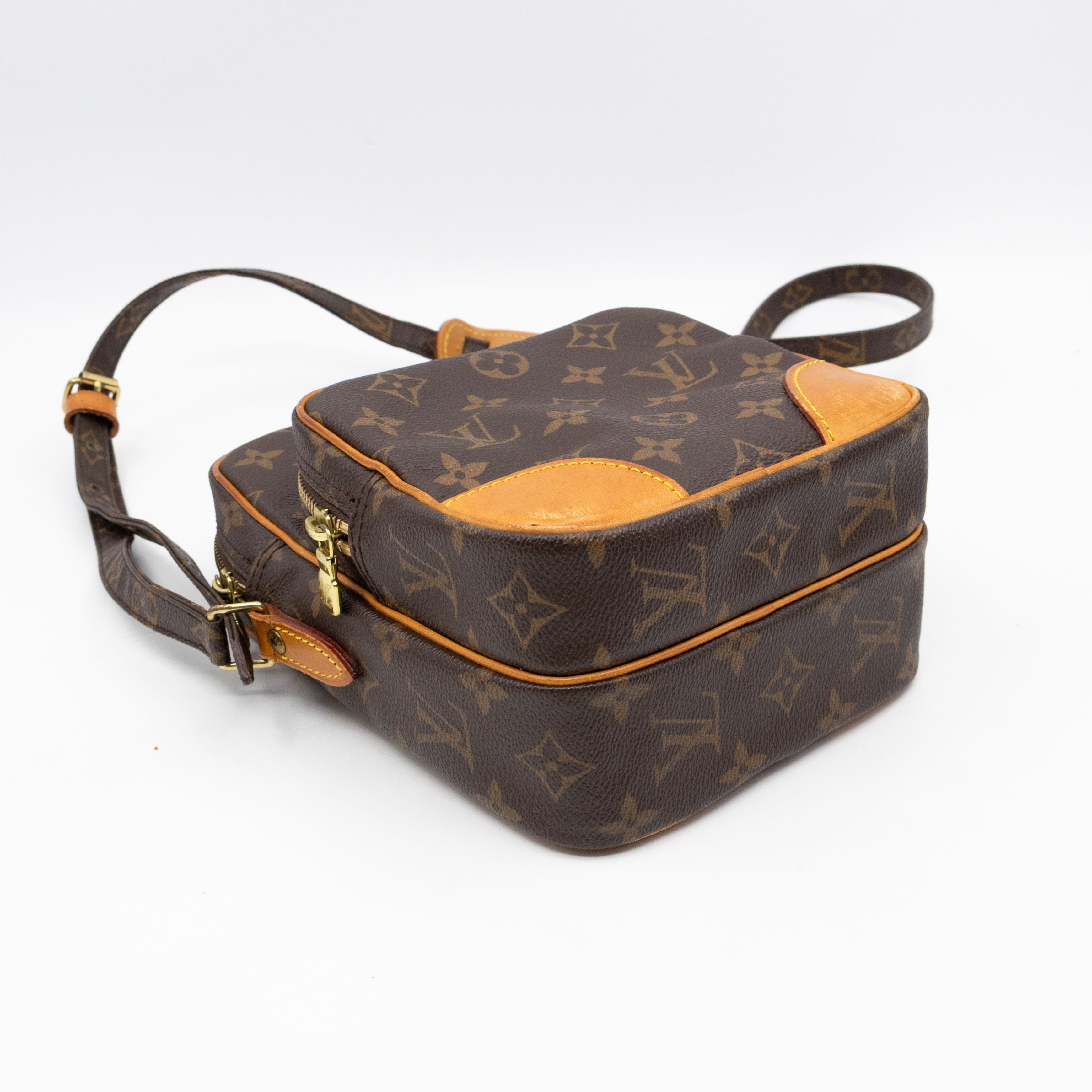 Amazone Monogram