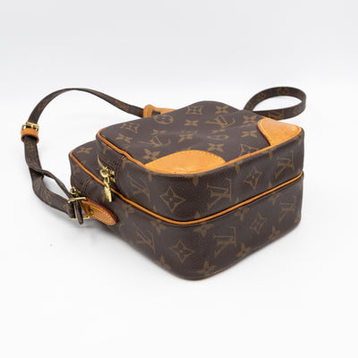 Amazone Monogram