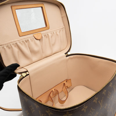 Nice Vanity Case Monogram