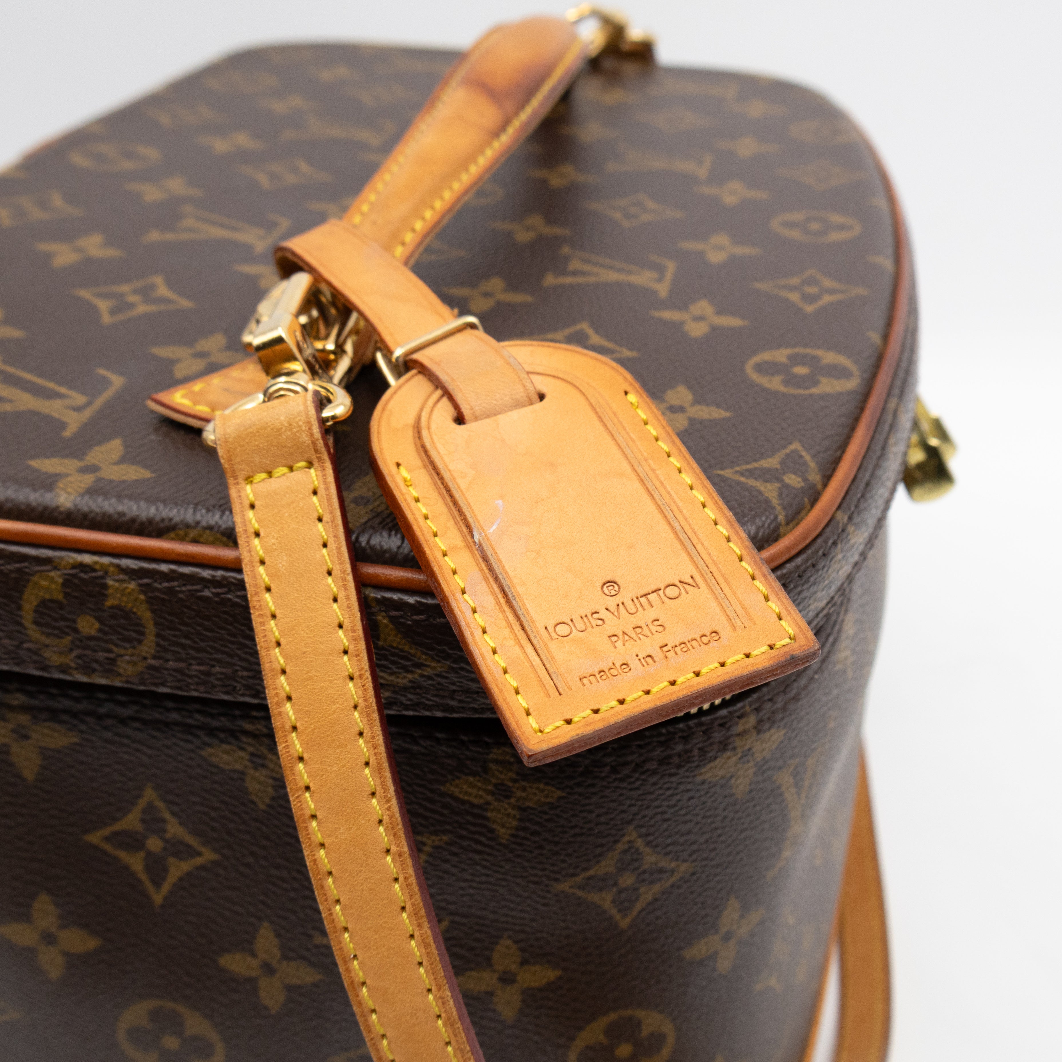Nice Vanity Case Monogram
