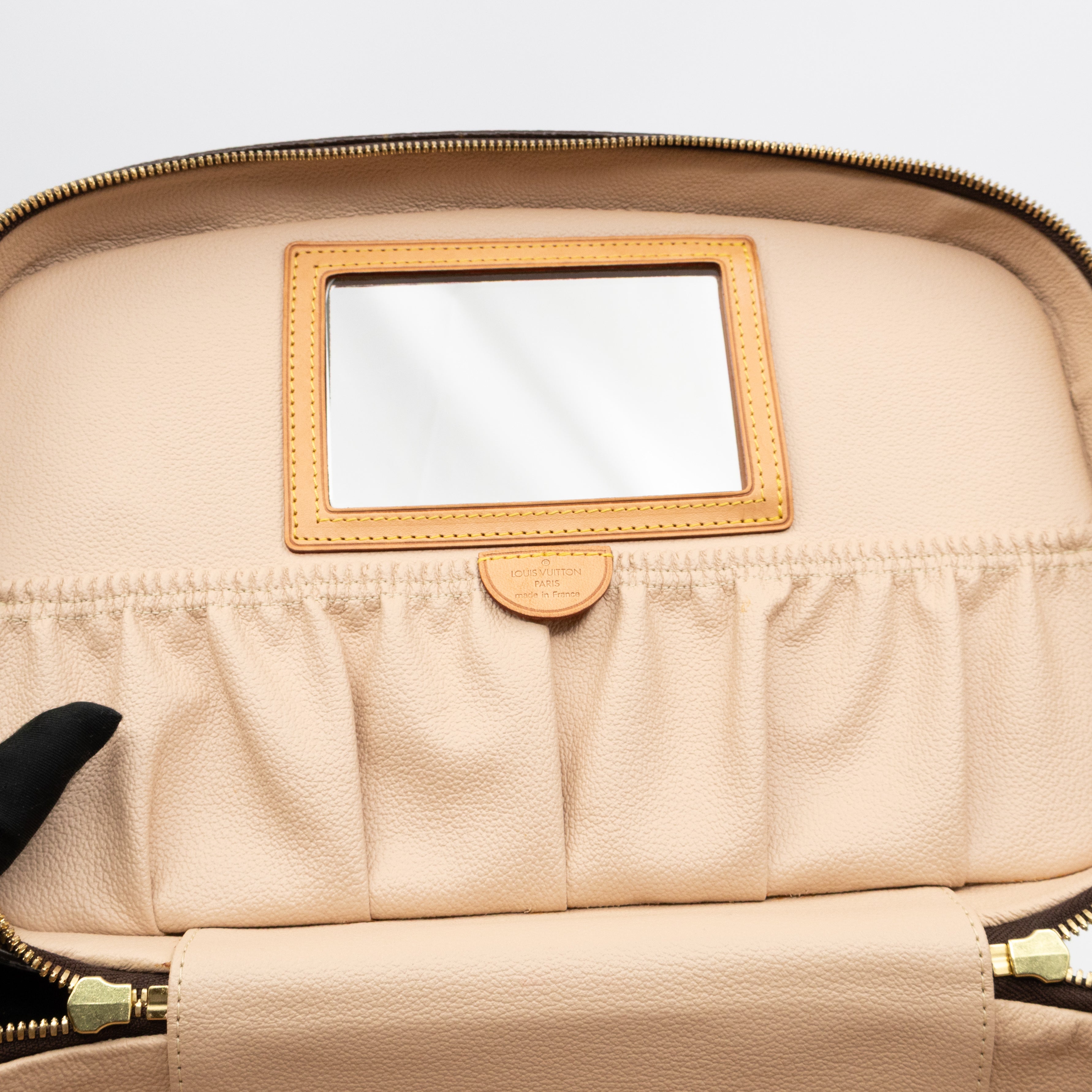 Nice Vanity Case Monogram