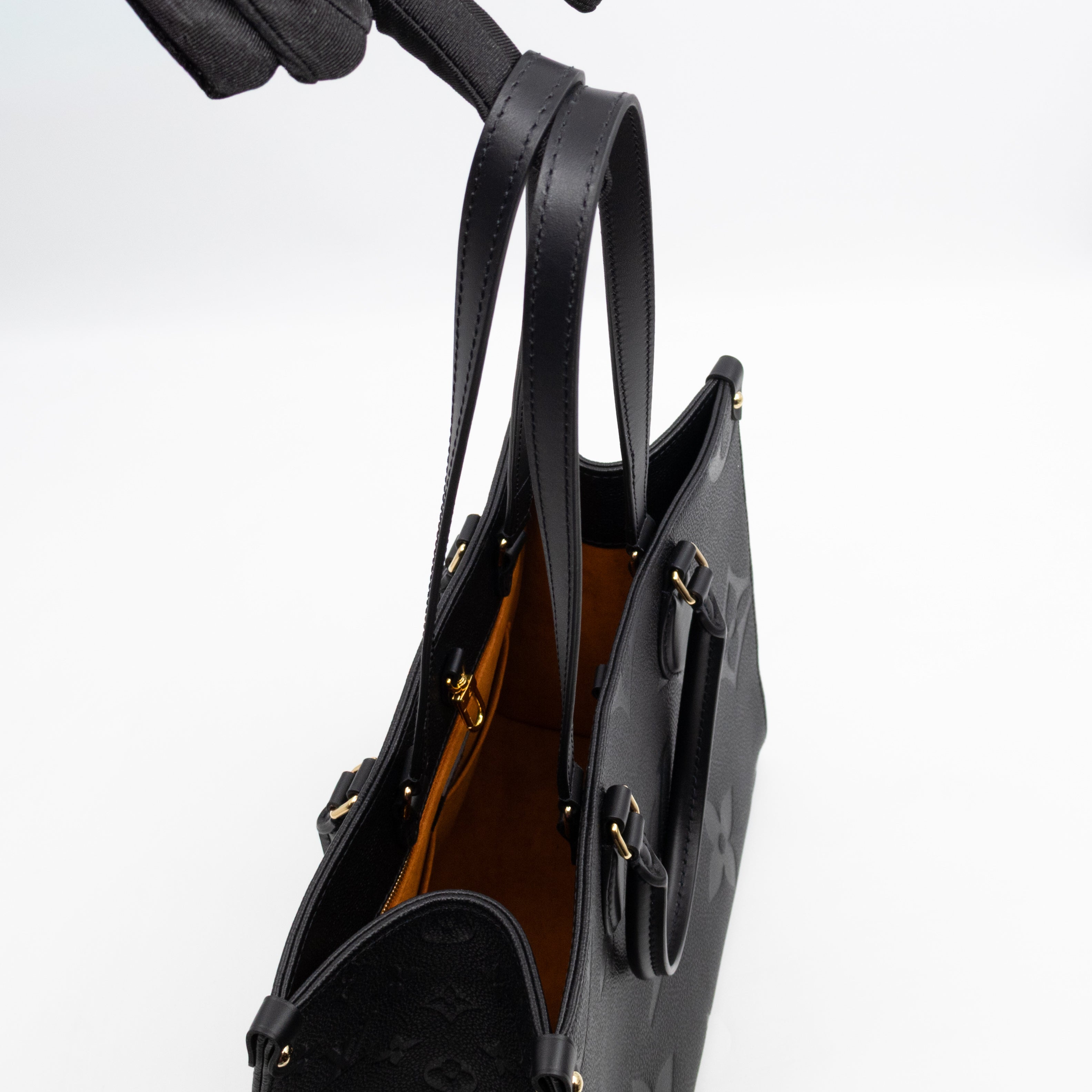Onthego MM Black Monogram Empreinte