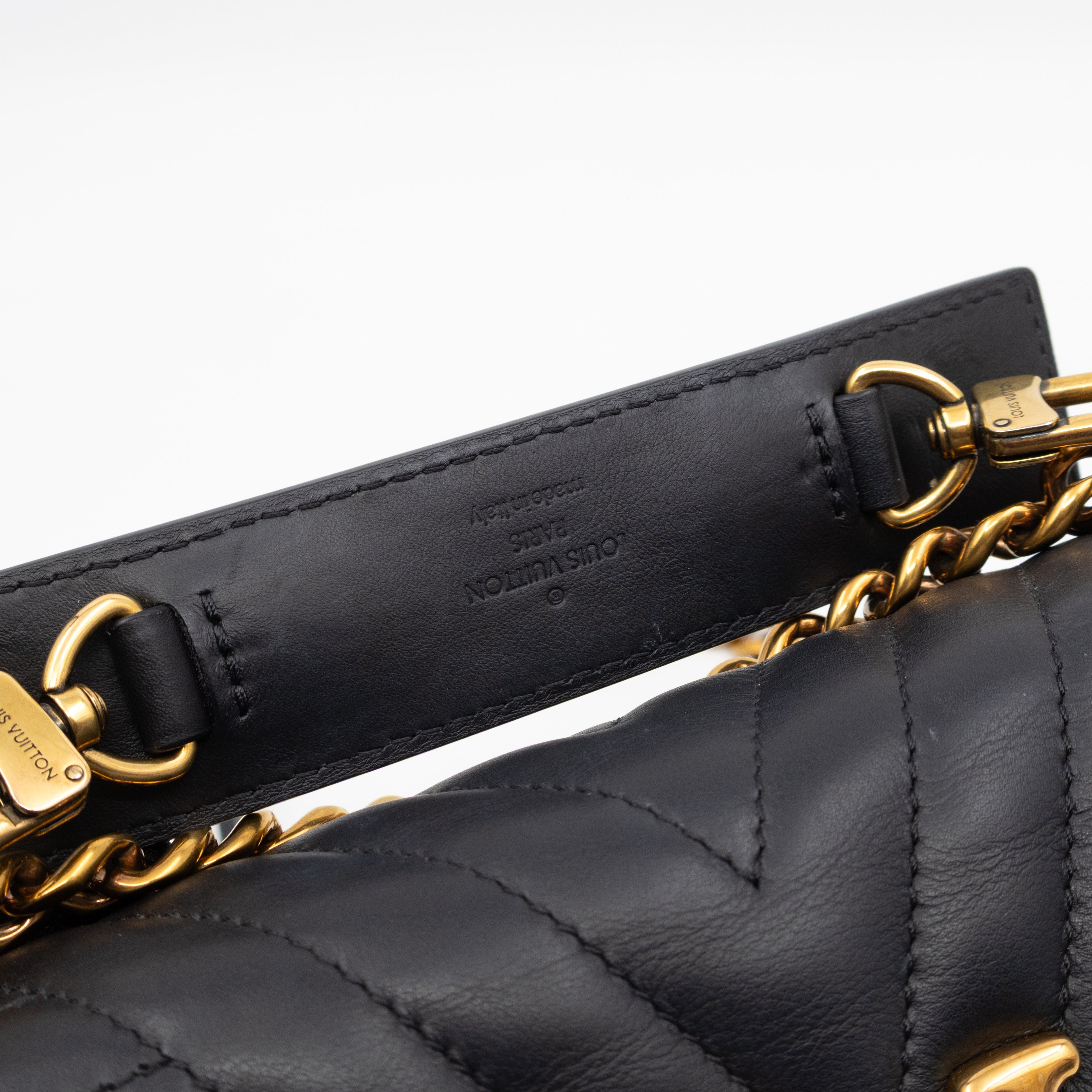 New Wave PM Shoulder Bag Black Leather