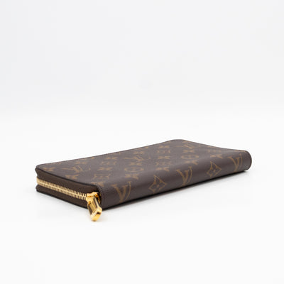 Zippy Organizer Wallet Monogram