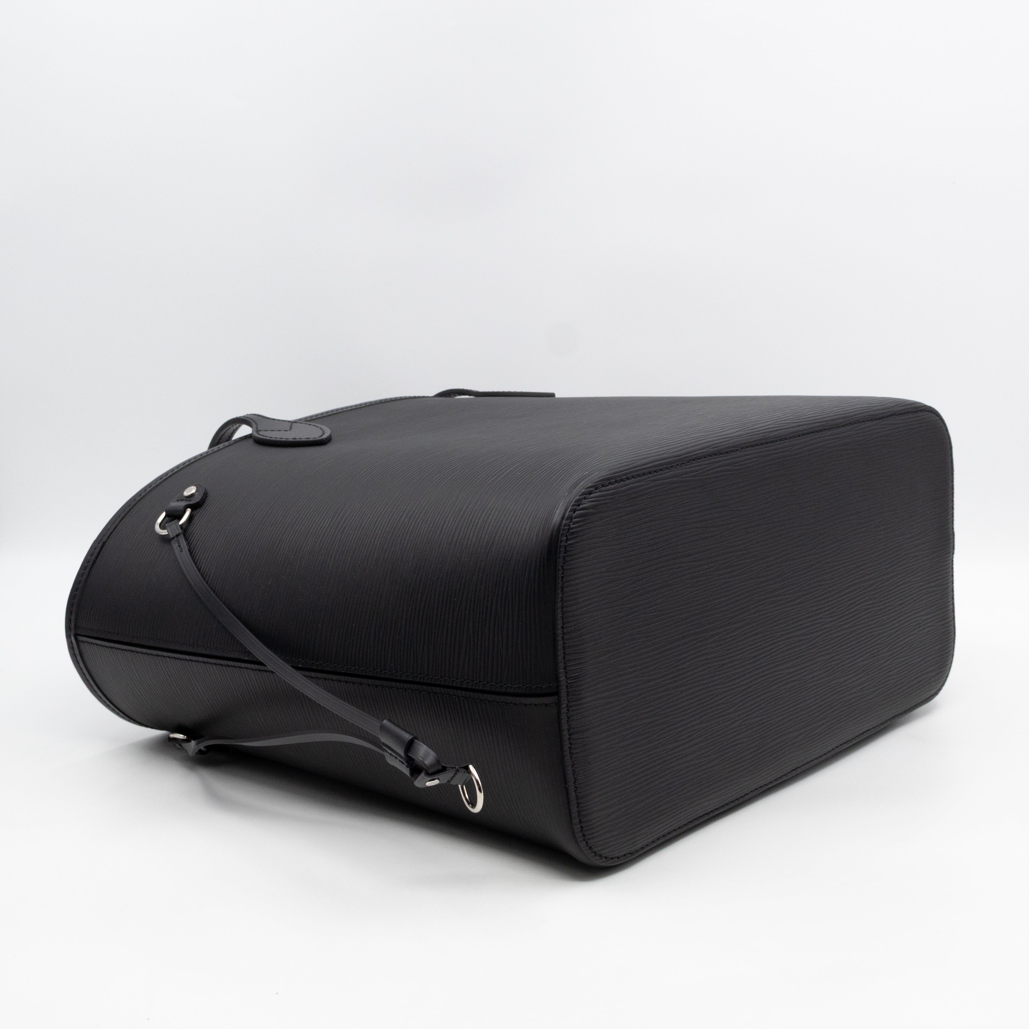 Neverfull MM Black Epi Leather with Pochette