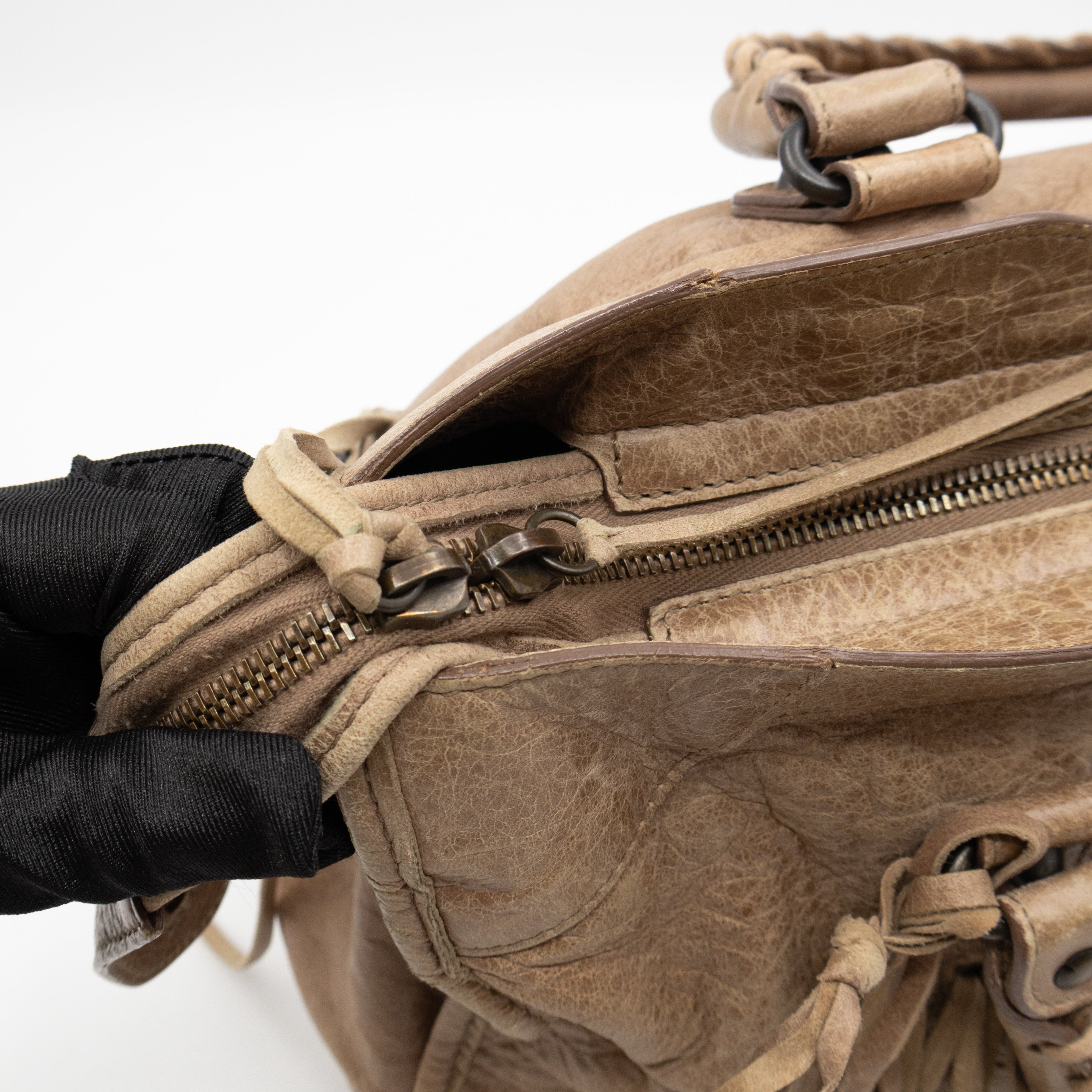 Classic City Beige Leather
