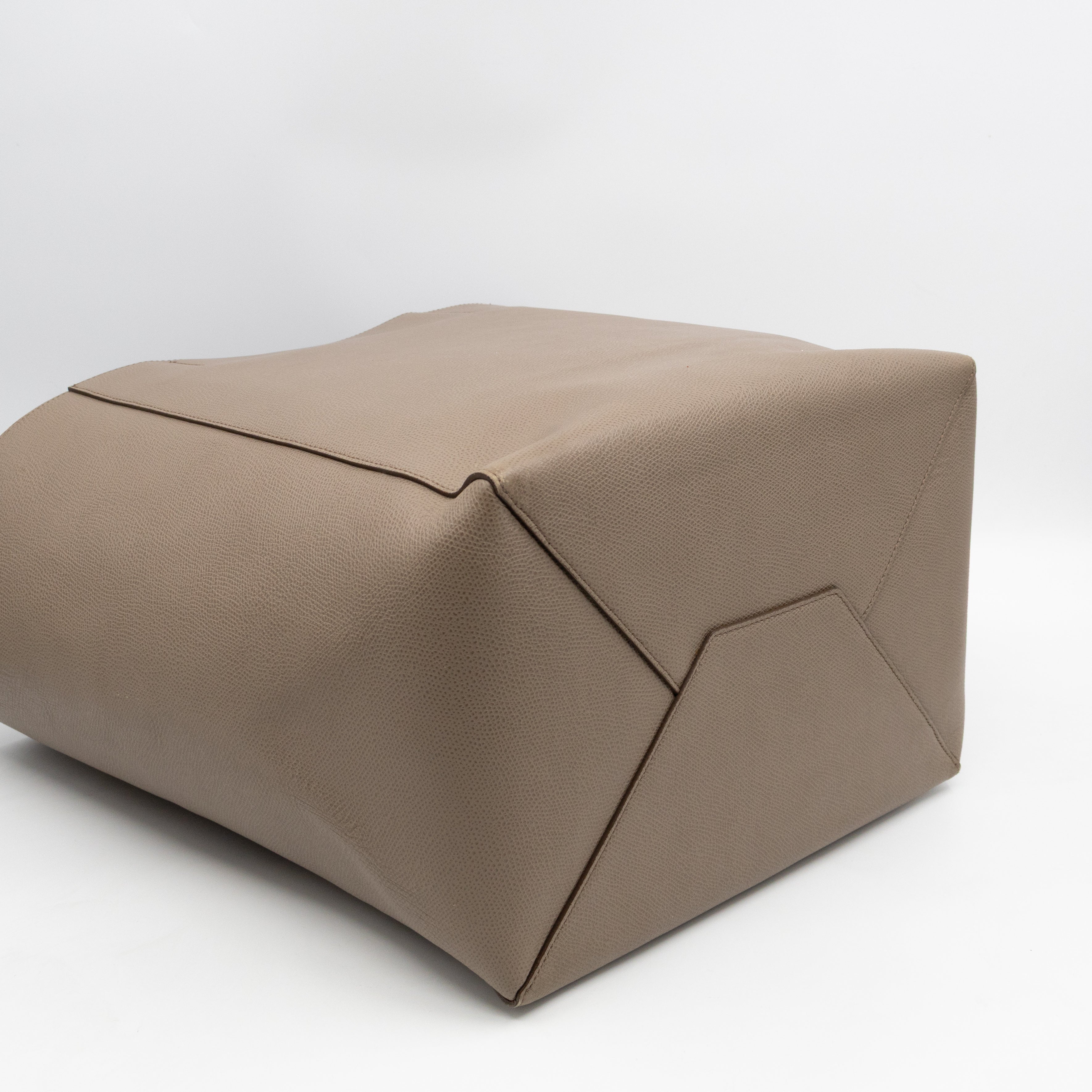 Cabas Phantom Tote Grey Leather