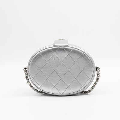 Vanity On CC With Chain Silver Leather