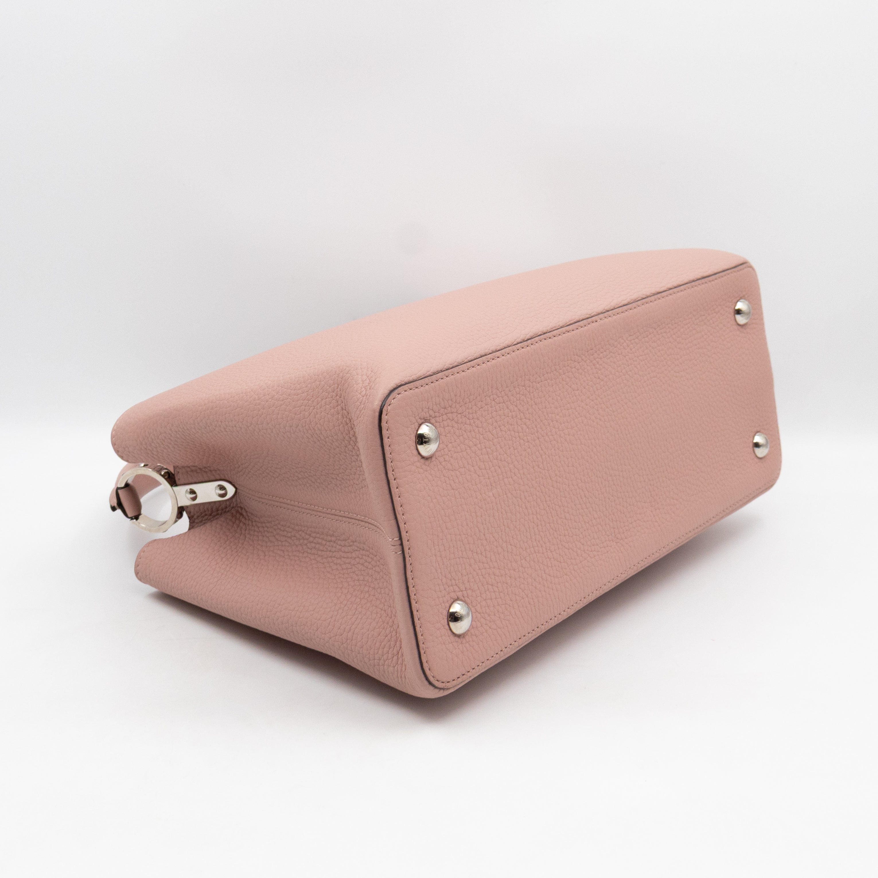 Capucines MM Rose Ballerine Taurillon Leather