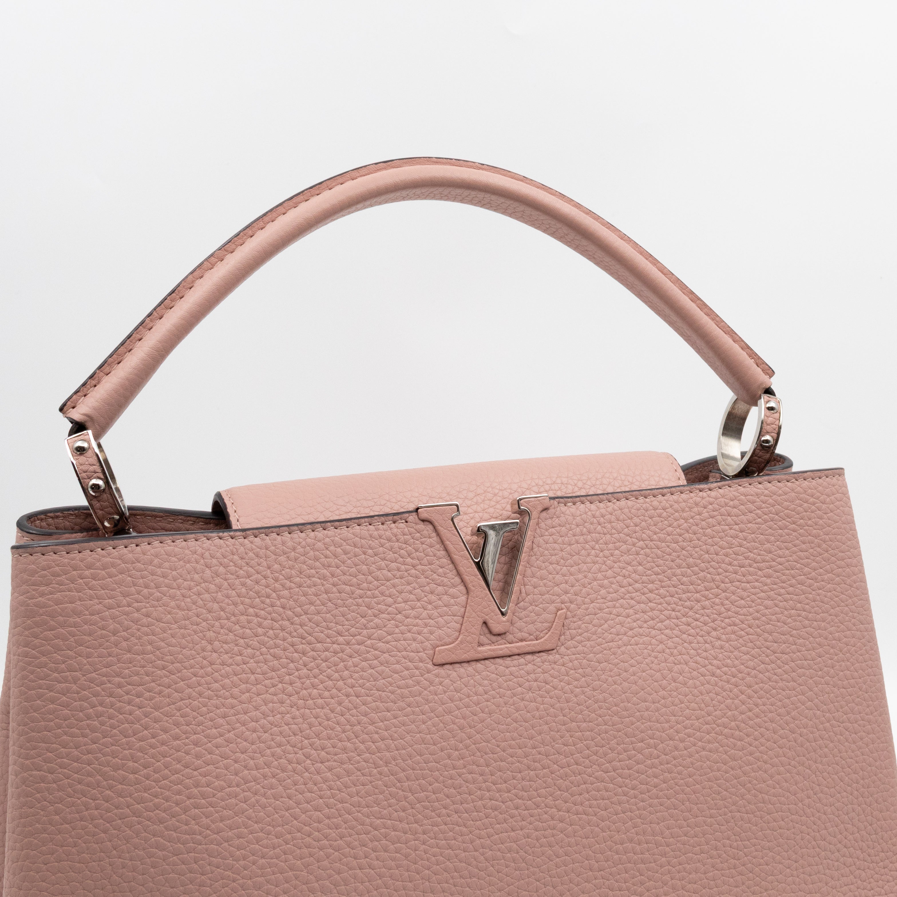 Capucines MM Rose Ballerine Taurillon Leather