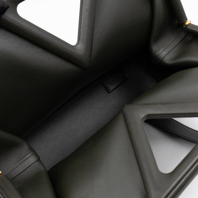 The Point Triangle Bag Medium Camping Oilve green Calfskin